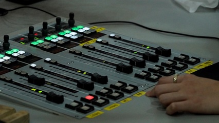 视听联动探前沿 学媒融合启新篇——我院广播电视学专业师生赴厦门音乐广播开展专业认知与录音制作实践